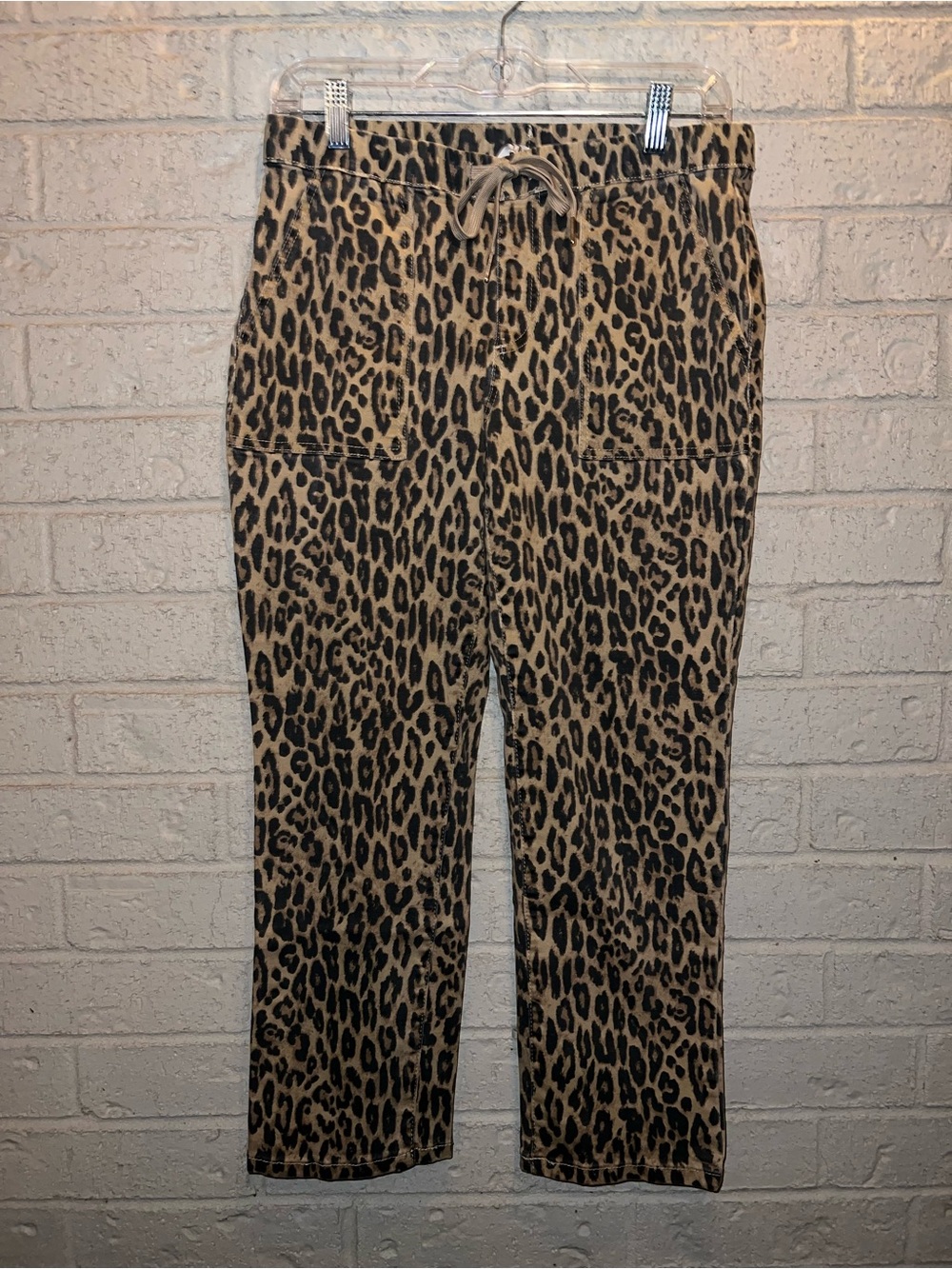 YMI pull on leopard cropped pants